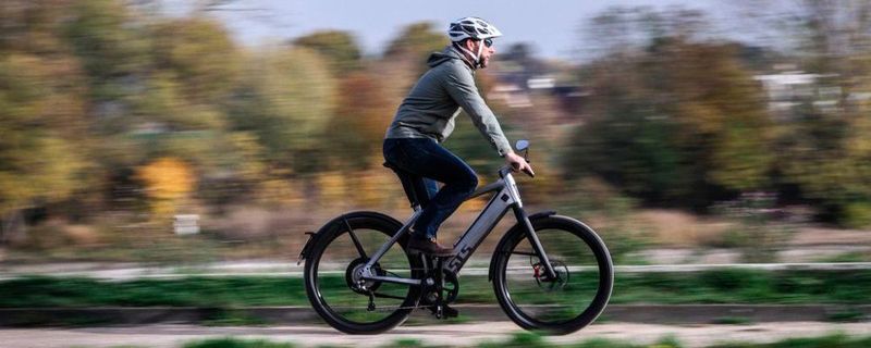 Mit seiner 850-Watt-Maschine fährt das ST5 in der höchsten E-Bike-Klasse.