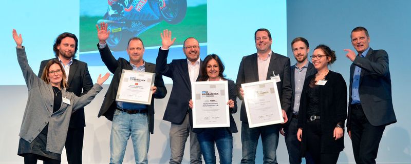 Glückwunsch an alle drei Batterietechnik-Spezialisten, die für den Branchenaward Industrie 2018 nominiert waren: Keckeisen/IntAct, Banner und Exide setzten die Bühne unter Strom.