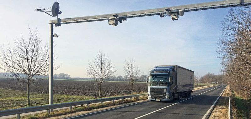 2018 ist in Ungarn landesweit ein System entstanden, um den Verkehr zu überwachen. Die Sensoren in der Fahrbahn kommen von Kistler.