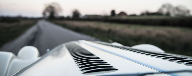 110 Jahre Morgan bedeuten auch: 110 Jahre pure Tradition. Die ist jetzt zumindest unter der Haube vorbei.
