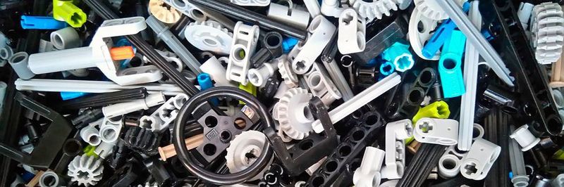 „Hier ist alles super, hier ist alles cool, denn du bist nicht allein...“ und das gilt nicht nur für Lego, sondern auch für alle anderen Konstruktionsbauteile.