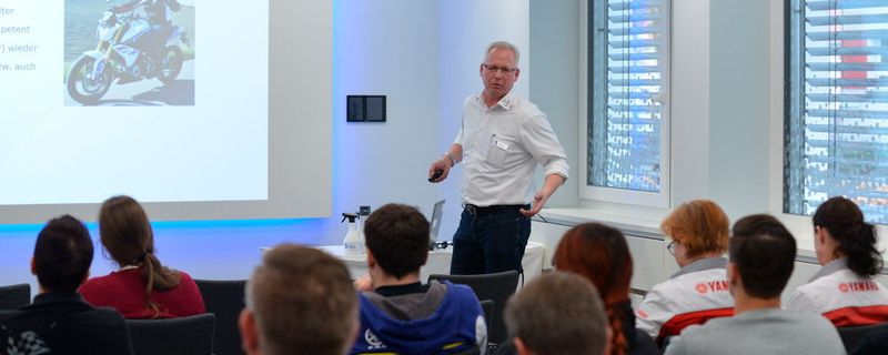 Lars Albrecht, , Dr. Wack Chemie: „Cross Selling – Mit Zusatzverkäufen zufriedene Kunden und mehr Umsatz machen.“