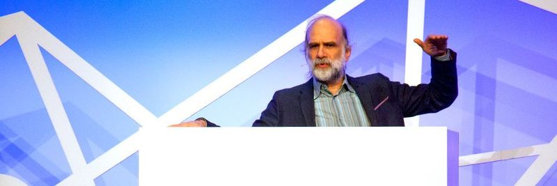 Mit Schneier luden die die Organisatoren des Hyperledger Global Forum einen skeptischen Geist auf die Keynote-Bühne.