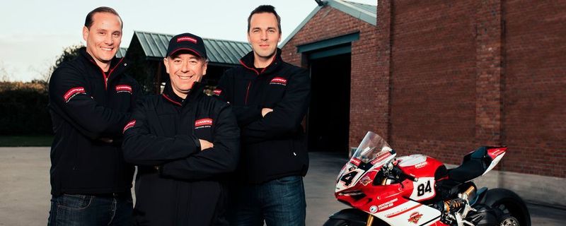 Das Champion-Motorradteam (v.l.n.r.): Alexandre Gehring, Eddy Seel und Bjorn Heyvaert.