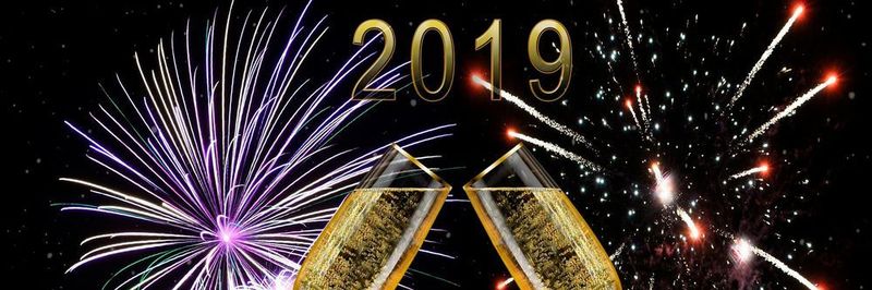 Wer für Neujahrsgrüße die Silvesterparty nicht unterbrechen möchte, sollte das Internet nutzen. Aber auch mit Messenger-Diensten ist ein zeitgesteuerter Versand möglich.