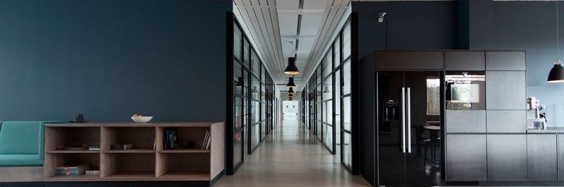 Digital Twins einzelner Räume bis hin zu ganzen Unternehmen helfen dabei, Modelle für Organisationsprozesse zu entwickeln und deren Effizienz zu steigern.