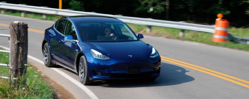 Nachdem Tesla im April 2016 die Bestellbücher für den kompakten Model 3 öffnete, ließen sich über 400.000 Kunden auf die Liste setzen.