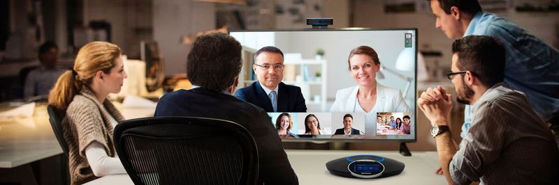 Moderne Videokonferenz-Tools sollten mit bestehenden Video-Endpunkten einschließlich Laptops, mobilen Geräten und Raumsystemen kompatibel sein.