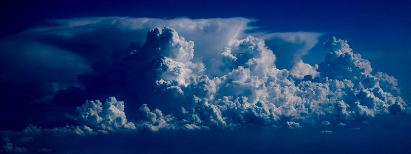 Das Multicloud-Management erfordert komplexe Services wie den neuen von Juniper und Red Hat.