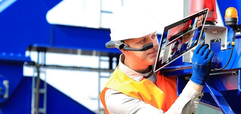 In der Industrie bietet sich Augmented Reality an, um beispielsweise Maschinen und Anlagen zu warten. Stillstandzeiten von Maschinen werden reduziert.