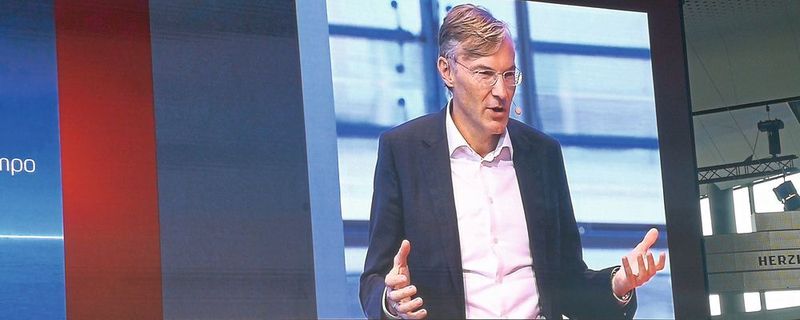 ZF CEO Wolf-Henning Scheider in Wolfsburg: "There's really a lot of potential in hybrid technology."