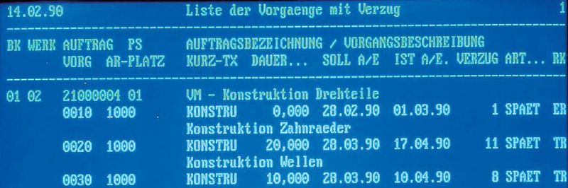 Auch SAP-Systeme veralten (hier ein Screenshot aus dem Jahre 1990) und müssen erneuert werden – aktuell steht der Umstieg auf das In-Memory-Zeitalter an.