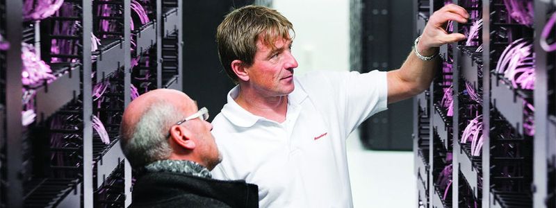 Die zunehmende Dynamik in der Rechenzentrums-IT stellt hohe Erwartungen an die passive Infrastruktur der Datacenter - unter anderem ist eine höhere Flexibilität gefordert als mancher erwartet. Das ruft Spezialisten auf den Plan.
