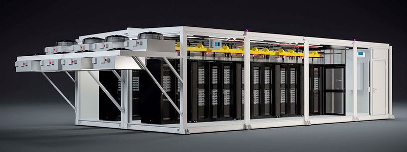 Eine „Smartmod“-Anlage, hier: „Smartmod Max“, wird bei Vertiv in Form von Modulen angefertigt und vor dem Versand getestet. Diese Module werden dann beim Kunden vor Ort zusammengebaut.