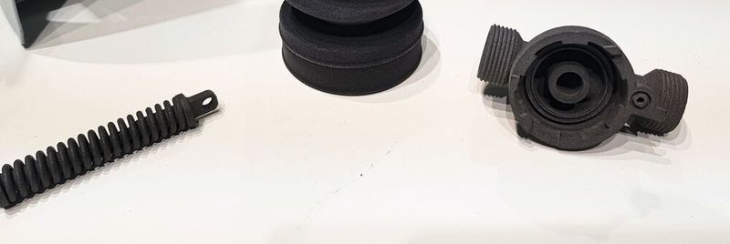 Das kompakte Lasersintersystem Sintratec S2 eignet sich sowohl für den Prototypenbau als auch für die Realisierung von kleineren und mittelgrossen Serien.