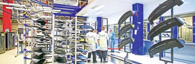 Die CO2-Schneestrahlreinigung lässt sich einfach in eine Lackierlinie integrieren und auch über ein Produktionsleitsystem steuern.