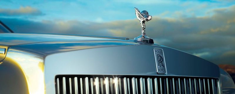 Die britische Nobelmarke Rolls-Royce fuhr im vergangenen Jahr ein Rekordergebnis ein und verkaufte mit weltweit 4107 Karossen so viele Luxusmobile wie noch nie in der 115-jährigen Geschichte der Marke.