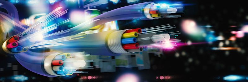 Schnelles Internet in Unternehmen macht der Digitalisierung des Arbeitsumfelds Beine.