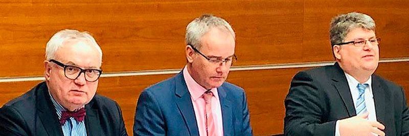 Staatsrat Henning Lühr, Helmut Dedy, geschäftsführendes Präsidialmitglied des Deutschen Städtetags und Ruggero Costantini , Beauftragter für Digitalisierung beim Städtetag bei der offiziellen Gründung des Arbeitskreises Digitalisierung