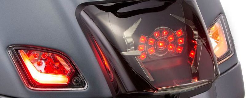 Vor der Bestellung sollte das genaue Fahrzeugmodell und das Baujahr der Vespa überprüft werden, da sich die Anschlüsse der Modelle unterscheiden.