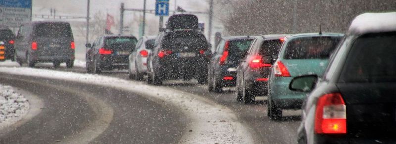 Wie hoch ist die lokale Stickoxid-Belastung? Wie stark müssten die Emissionen aus dem Verkehr sinken? Ein neues Online-Tool soll solche Berechnungen nun auf einfache Weise ermöglichen. (Symbolbild)