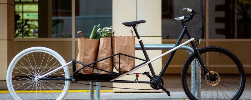 Wird das Hinterrad nach hinten geklappt, wächst das Convercycle von 1,80 auf 2,55 Meter.
