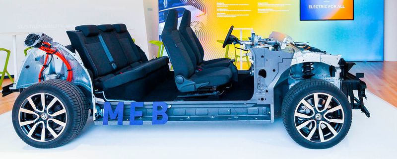 Volkswagen zeigte Mitte September in Dresden erstmals das Chassis seiner neuen Elektromodellfamilie ID. Es ist von Beginn an konsequent auf E-Antriebe ausgelegt.