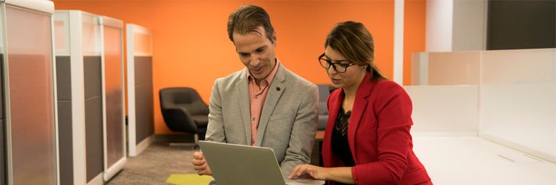 Mit Sage Business Cloud People stehen den HR-Verantwortlichen Mitarbeiterdaten, Statistiken und Reports jederzeit zur Verfügung.