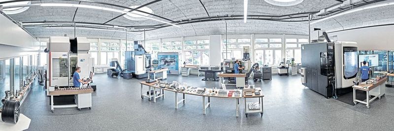 Im hauseigenen Technologie-Center von Blaser Swisslube werden praxisnahe Zerspanversuche mit verschiedensten Materialien und Prozessen durchgeführt.