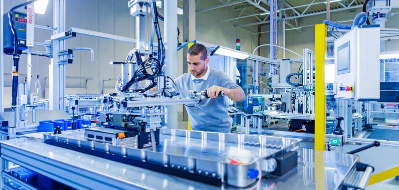 Produktion von Akkumulatoren bei Akasol in deren neuem Standort in Langen