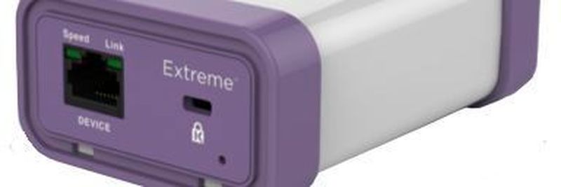 Mit der Lösung Defender for IoT präsentiert Extreme Networks eine anwenderfreundliche Sicherheitslösung, mit der Unternehmen ungesicherte IoT-Geräte schützen können. Im Bild der Defender-Adapter.