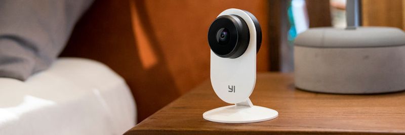 Neu ist in der dritten Generation der YI Home Cameras eine integrierte KI-Funktion. So sollen Nutzer nur dann Benachrichtigungen erhalten, wenn es sich wirklich um einen Menschen handelt.