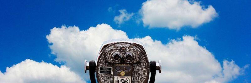 Um sicher zu sein, dass keine Daten über Office 365 in falsche Hände gelangen, benötigen Unternehmen eine ganzheitliche Sicht auf die Suite und all die Verbindungen ins Web, zu anderen Cloud-Services und Software-as-a-Service-Plattformen.