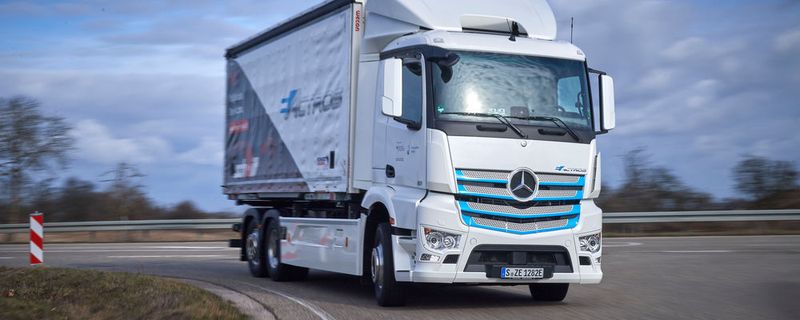 Daimler will nächstes Jahr eine stärkere Variante seines batterieelektrischen Mercedes Actros testen.