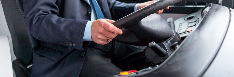 Die Anzahl der Busfahrer in Wuppertal ist knapp, jedoch sind die Einstellungsprozesse langatmig.