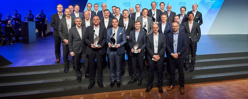 Vor 450 Gästen hat Daimler bereits zum elften Mal in Folge seine zehn besten Zulieferer mit dem Daimler Supplier Award ausgezeichnet.