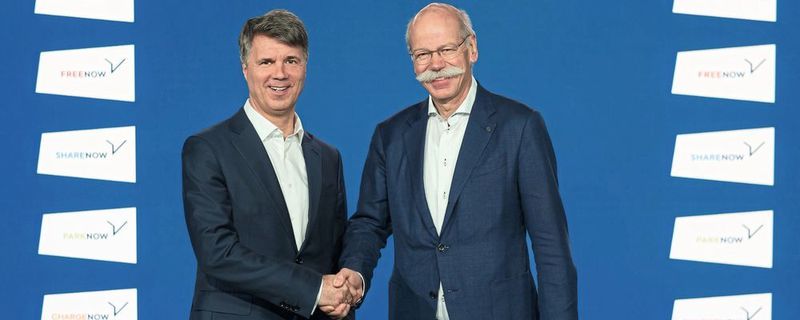 Arbeiten von nun an im Bereich Mobilitätsdienste zusammen: BMW-Chef Harald Krüger (links) und Daimler-CEO Dieter Zetsche.