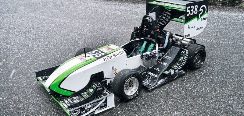 Durch die kompakte Bauform konnte das System im vorderen Bereich des Chassis zwischen Pedalerie und dem Frontend des Chassis Platz finden.