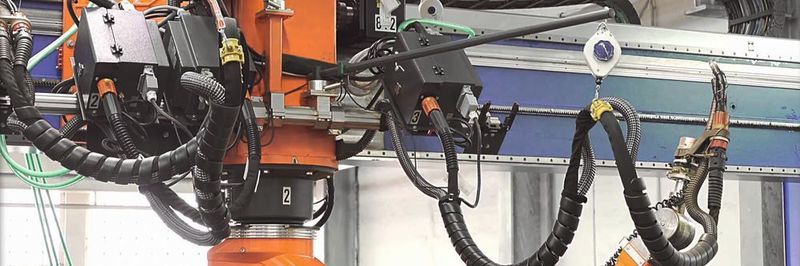 In den großen automatisierten Roboterschweißanlagen von Carl Cloos Schweißtechnik kommen Mayr-Bremsen zum Einsatz. Die Roba-Topstop-Bremsen dienen als zweite Bremse im Sicherheitssystem.
