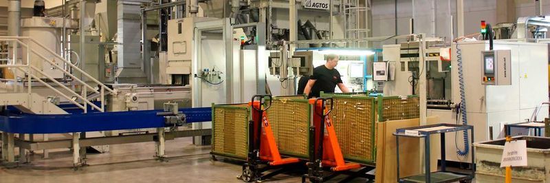 The castings receive an individual laser marking following the shot blasting process.