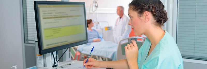 Auf Patientendaten sollte nur das medizinische Fachpersonal zugreifen können. Der spezielle Schutz dieser Daten kann beispielsweise durch eine Single-Sign-on-Lösung erfolgen.