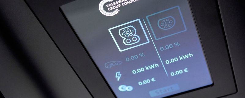Volkswagen präsentiert auf dem Auto-Salon in Genf die Designstudie seiner Schnelladesäule.
