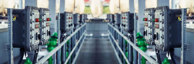 Versprechen von mehr Effizienz begeistern auch Unternehmen für Industrie 4.0, die noch Anlagen aus der Zeit vor der digitalen Revolution betreiben. Ungeachtet der entsprechenden Sicherheitsrisiken.