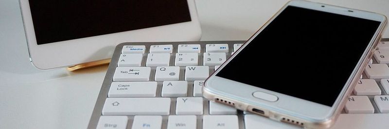 Die Anzahl der BYOD-Devices und der von Unternehmen ausgeteilten mobilen Geräte wird immer größer.
