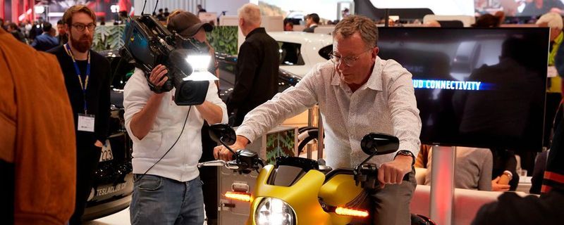 Auf dem Genfer Autosalon ist bereits ein Probesitzen möglich.