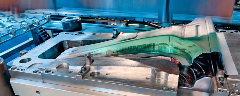 Leichtbau ist im Fokus der Automobilhersteller – warmumgeformte Bauteile aus MBW® und tribond®-Werkstoffen von thyssenkrupp Steel können einen wichtigen Beitrag dazu leisten.