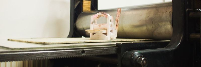 Ein Student entwickelt eine Druckerpresse aus dem 3D-Drucker, die für wenige Euro hergestellt werden kann.