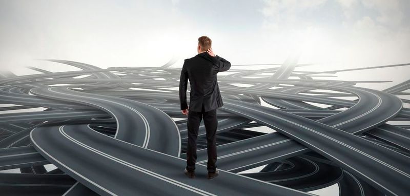Vorne ist da, wo sich keiner auskennt: Dementsprechend sind die Visionen der Autobauer auch eher grobe Entwicklungsperspektiven als fixe Ziele.