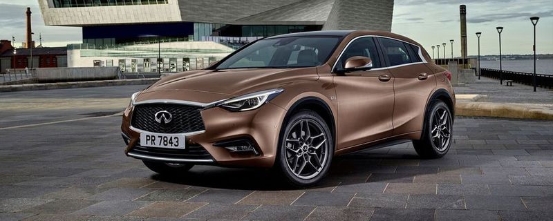 Der Infiniti Q30 basiert auf der Vorgängergeneration der A-Klasse.