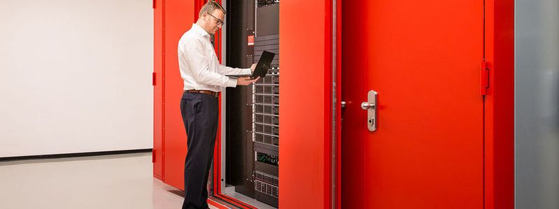 Ein „DC-ITSafe“ kann Temperaturen bis zu 1.000 Grad aushalten.